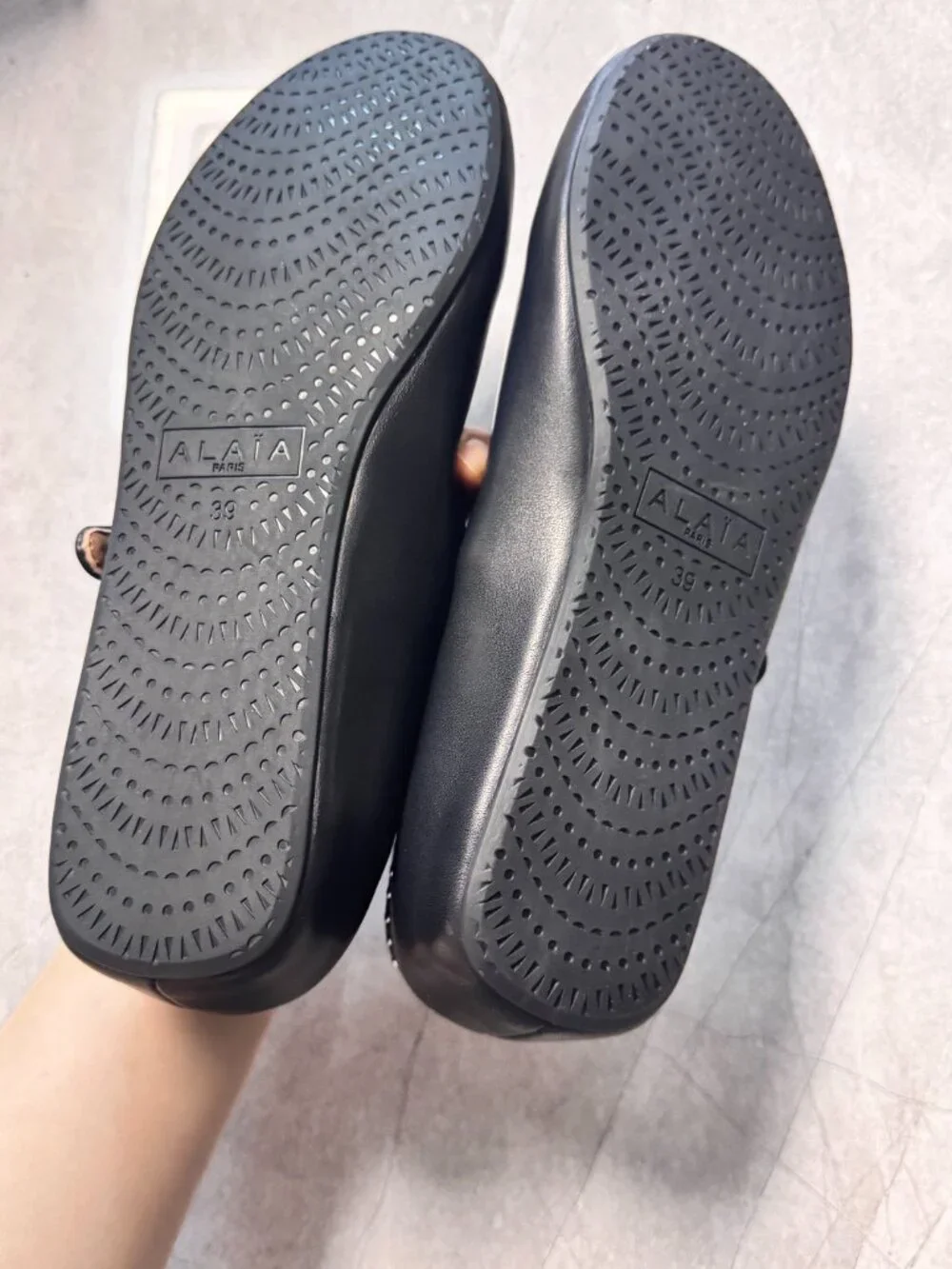 ALAÏA Black Leather Eyelet Mary Jane Flats EU 39
